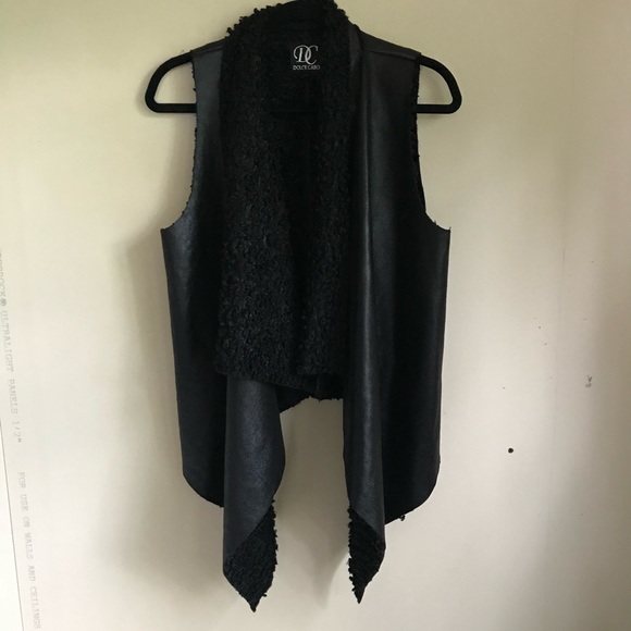 Dolce Cabo Black Vegan Leather/Shearling Open Vest - Picture 2 of 8